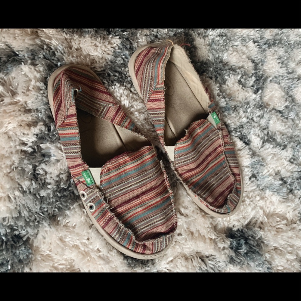 women’s tribal sanuks
